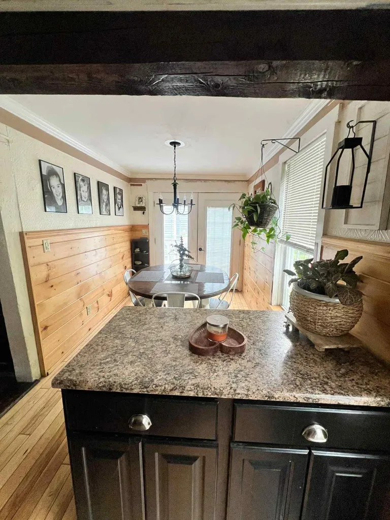 12 Laurel Avenue Rockingham VT 05101