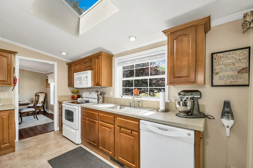 41 Holly Circle North Hampton NH 03862