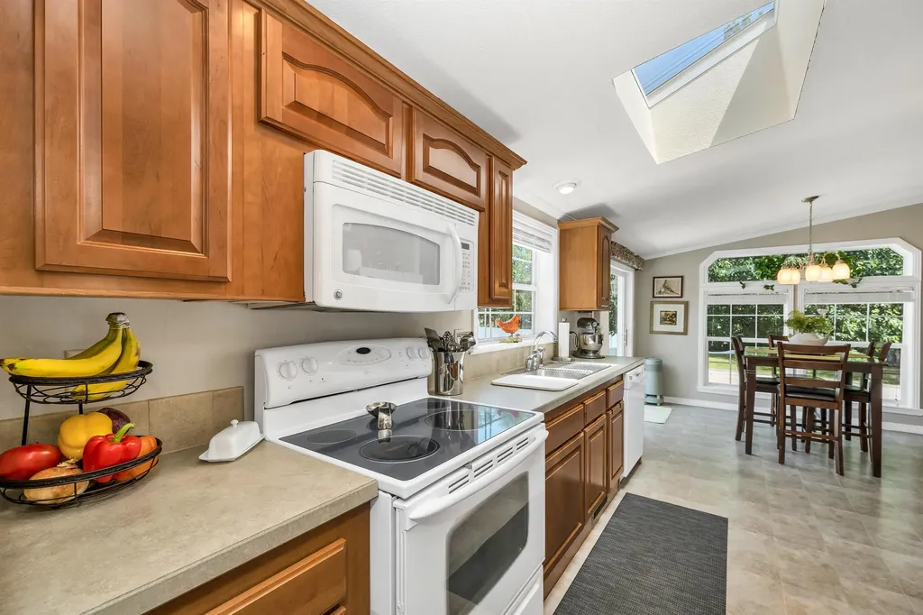 41 Holly Circle North Hampton NH 03862