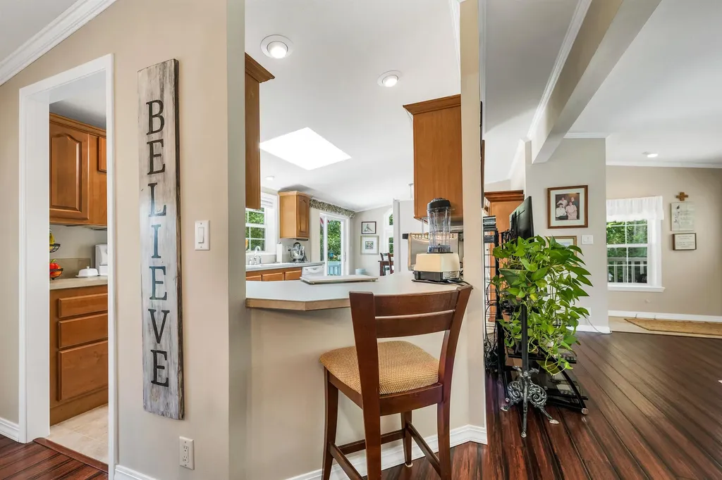 41 Holly Circle North Hampton NH 03862