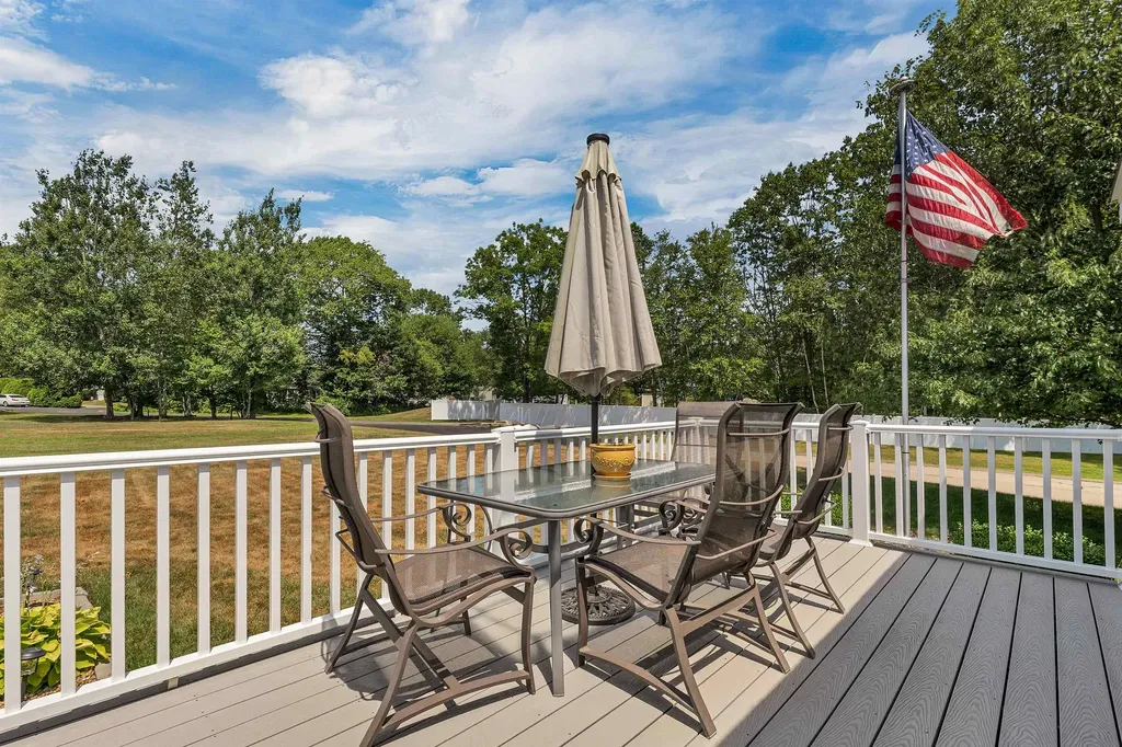 41 Holly Circle North Hampton NH 03862