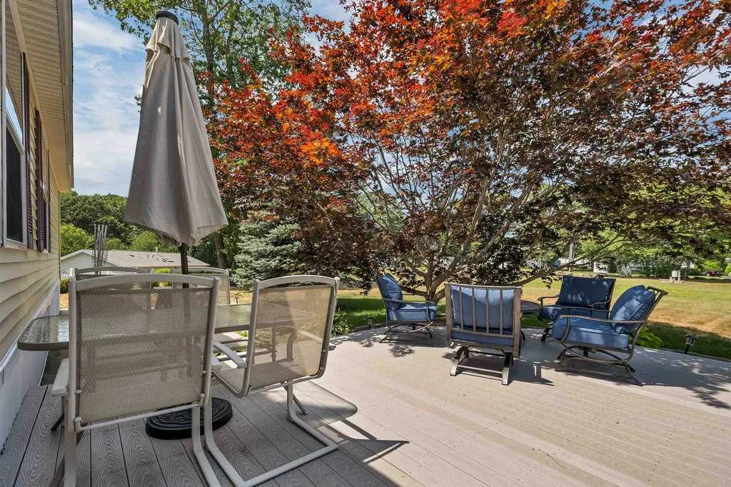 41 Holly Circle North Hampton NH 03862