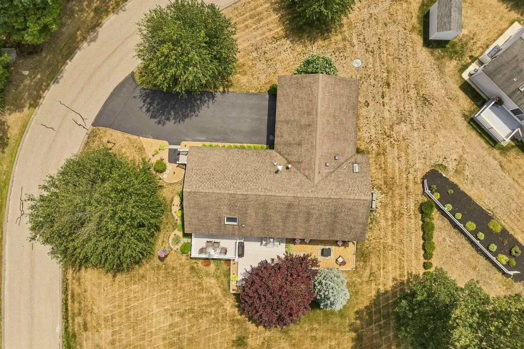 41 Holly Circle North Hampton NH 03862