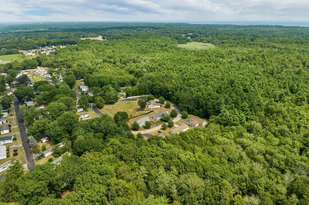 41 Holly Circle North Hampton NH 03862