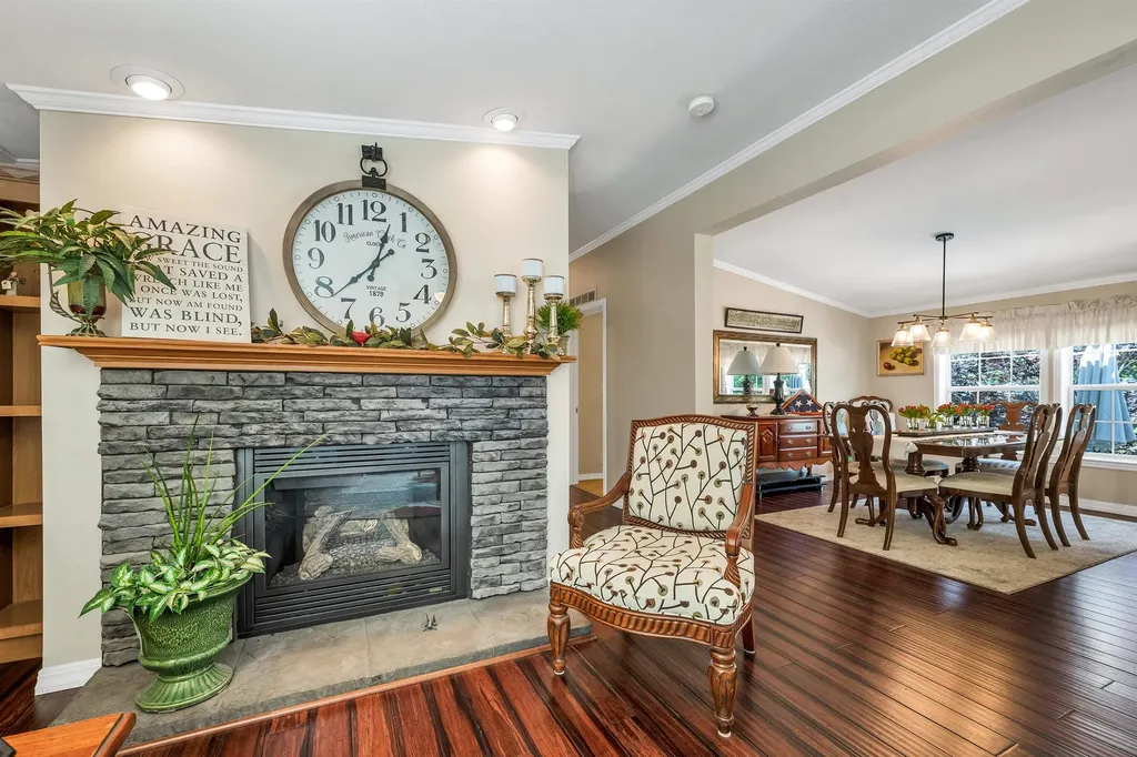 41 Holly Circle North Hampton NH 03862