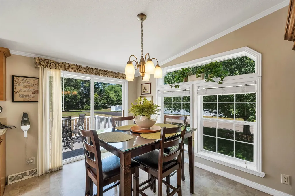 41 Holly Circle North Hampton NH 03862