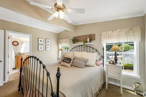 41 Holly Circle North Hampton NH 03862