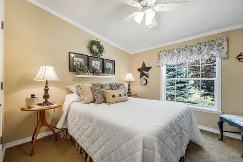 41 Holly Circle North Hampton NH 03862