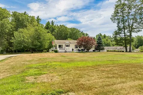 41 Holly Circle North Hampton NH 03862