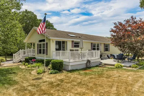 41 Holly Circle North Hampton NH 03862