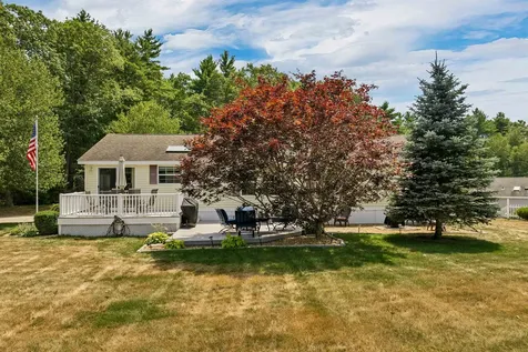 41 Holly Circle North Hampton NH 03862