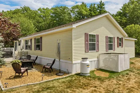 41 Holly Circle North Hampton NH 03862