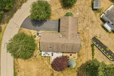 41 Holly Circle North Hampton NH 03862