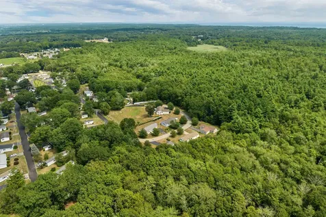 41 Holly Circle North Hampton NH 03862