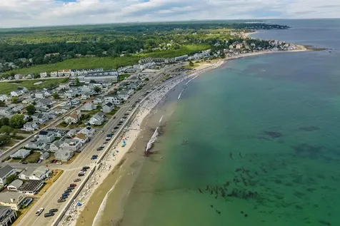 41 Holly Circle North Hampton NH 03862