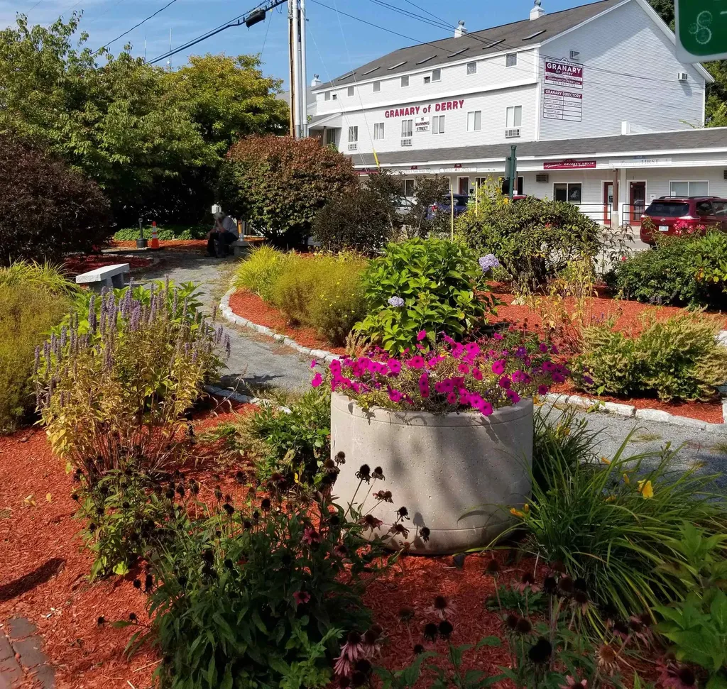 16 Manning Street Derry NH 03038