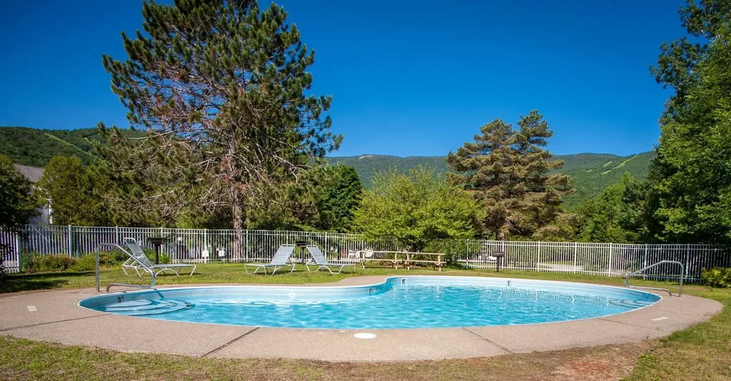 102 Upper Phase Road Warren VT 05674