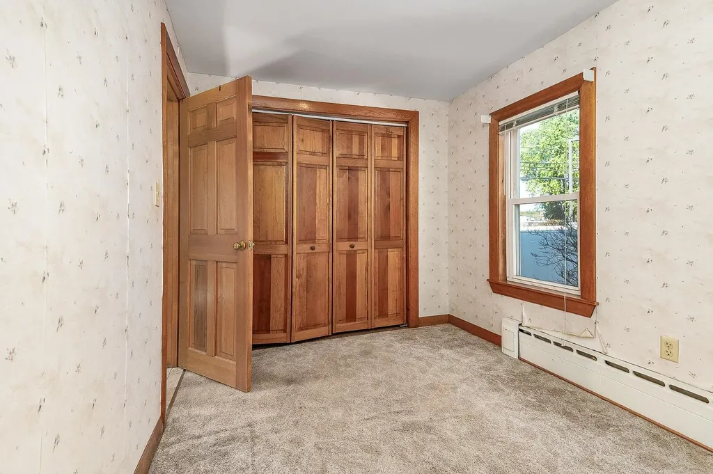 157 Wakefield Street Rochester NH 03867-1303