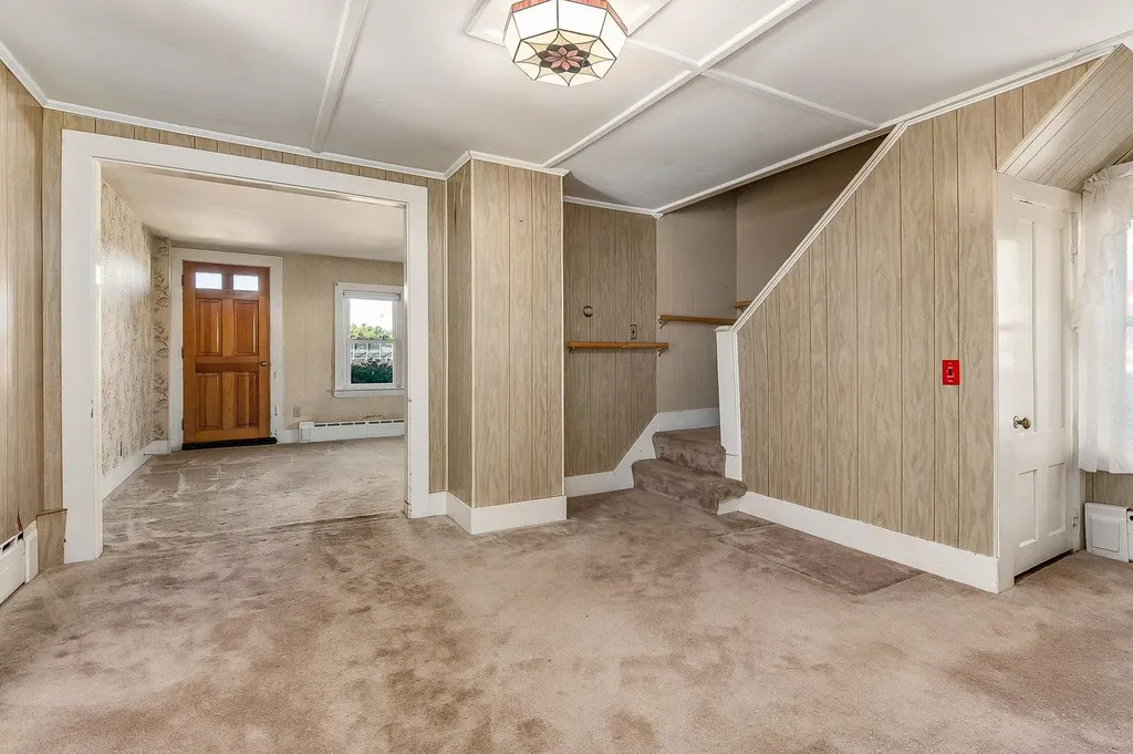 157 Wakefield Street Rochester NH 03867-1303