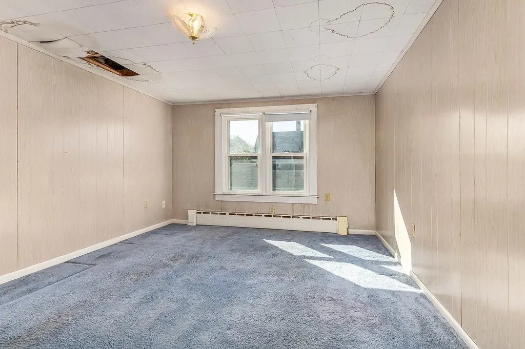 157 Wakefield Street Rochester NH 03867-1303