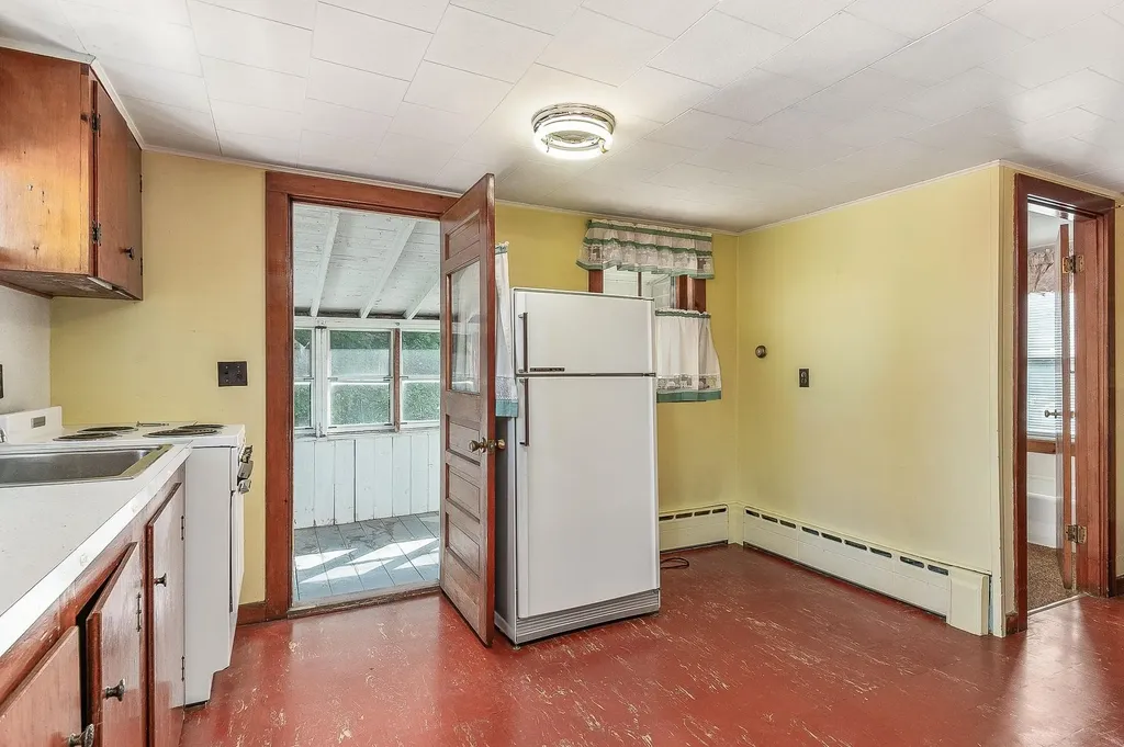 157 Wakefield Street Rochester NH 03867-1303