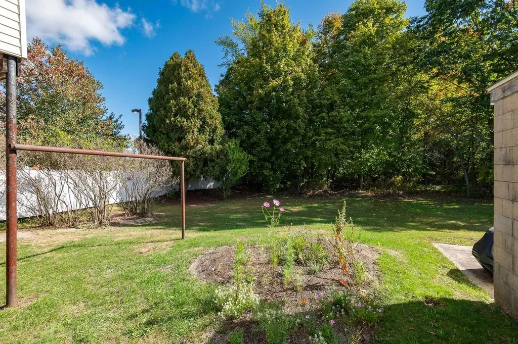 157 Wakefield Street Rochester NH 03867-1303