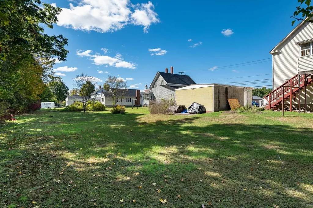 157 Wakefield Street Rochester NH 03867-1303