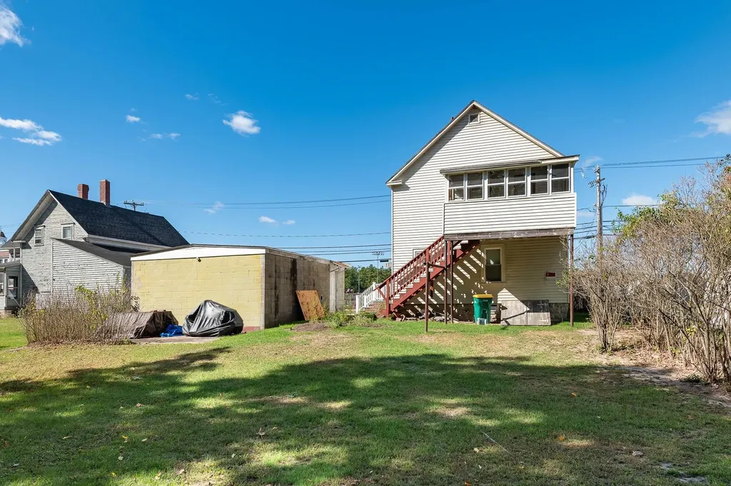 157 Wakefield Street Rochester NH 03867-1303