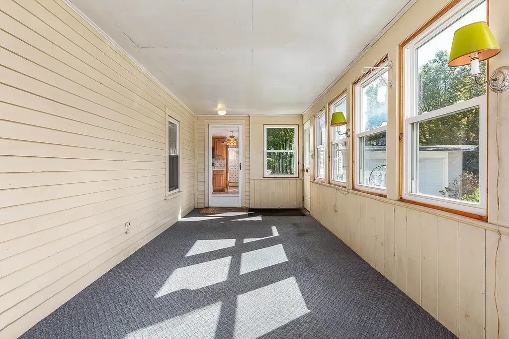 157 Wakefield Street Rochester NH 03867-1303