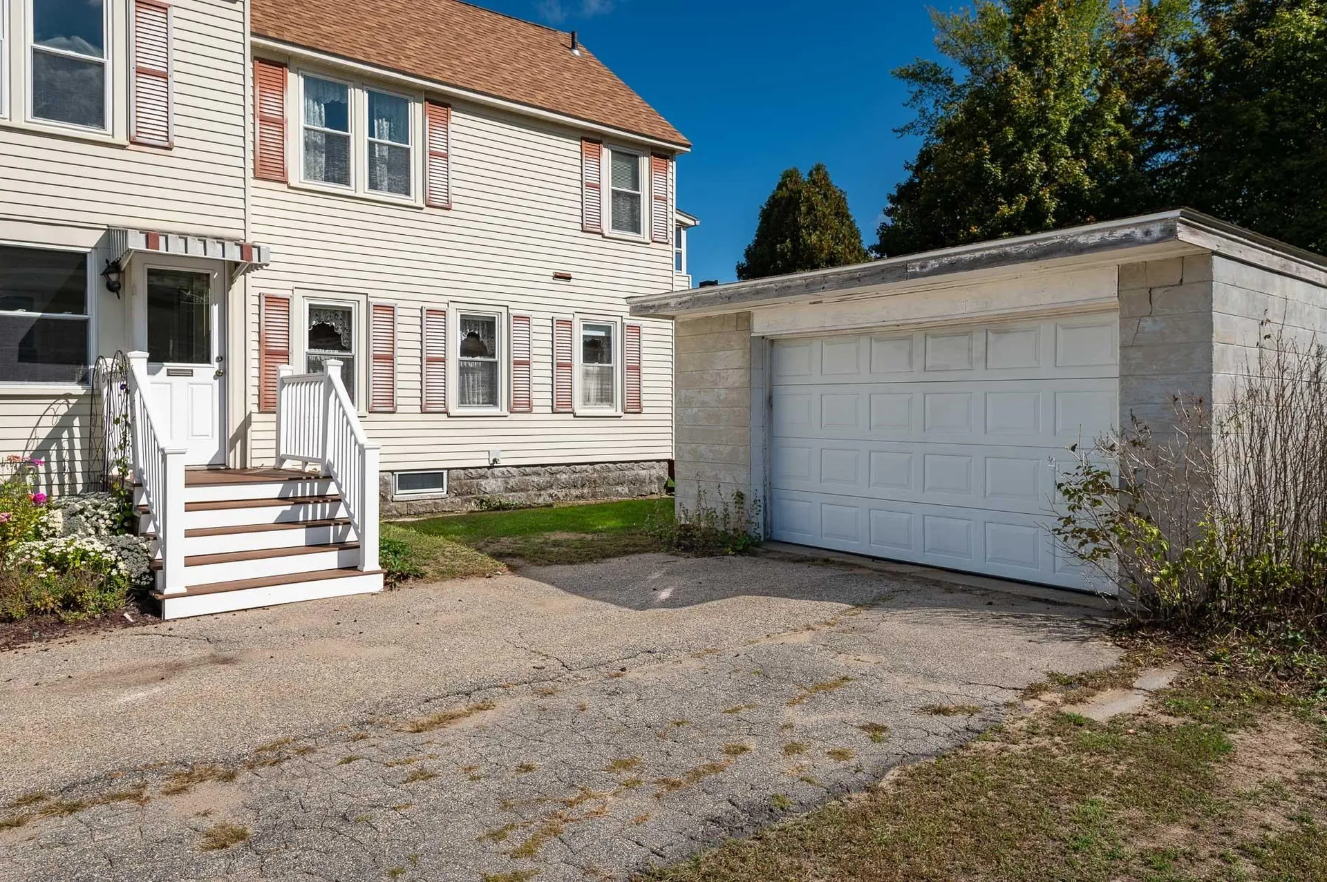 157 Wakefield Street Rochester NH 03867-1303