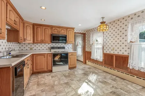 157 Wakefield Street Rochester NH 03867-1303