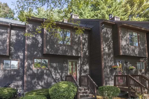 50 Thornhill Road Stratham NH 03885