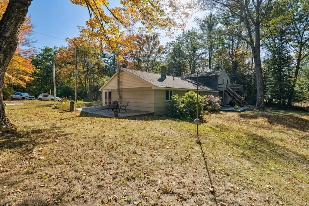 12 Brown Road Newport NH 03773