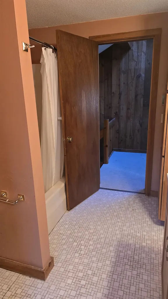 64 Troon Drive Grantham NH 03753