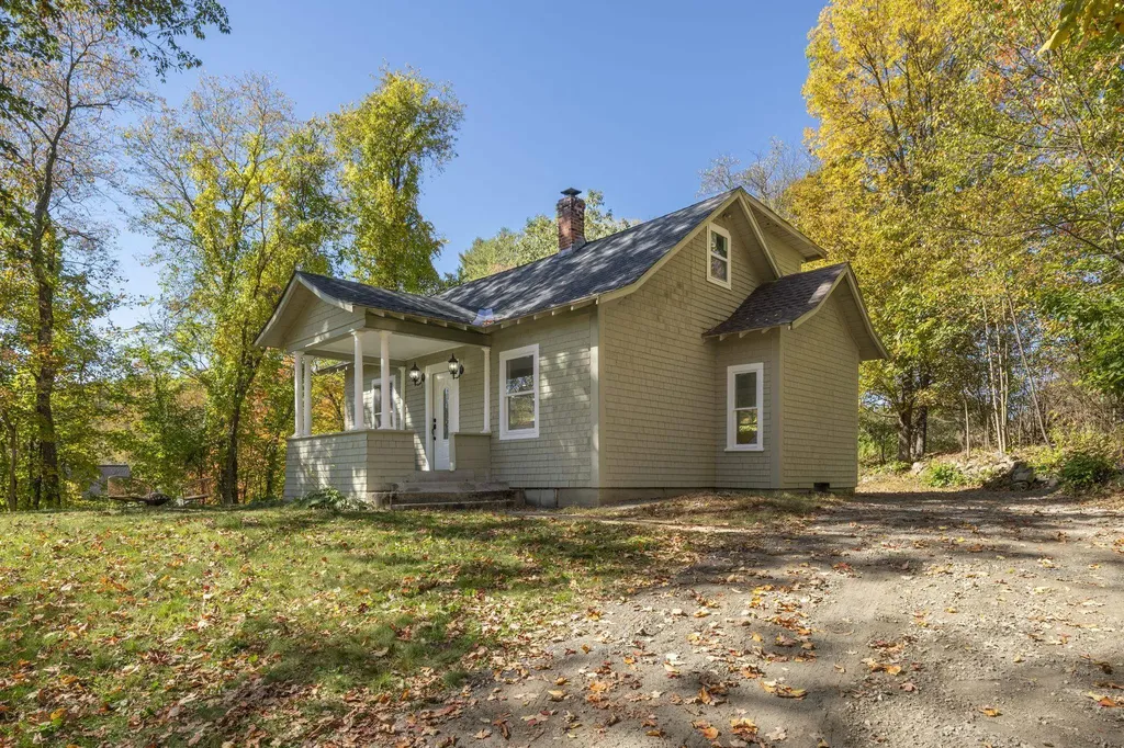 16 Webber Hill Road Swanzey NH 03446