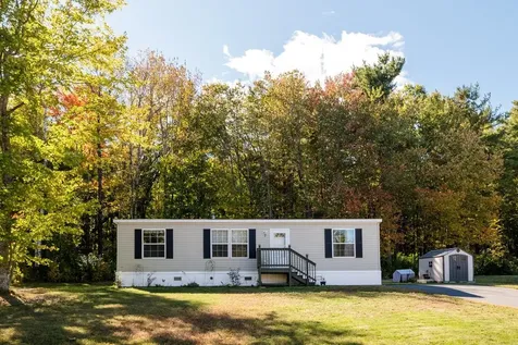 2 Cleo Circle Rochester NH 03868