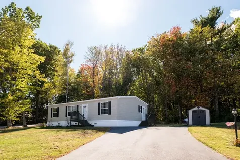 2 Cleo Circle Rochester NH 03868