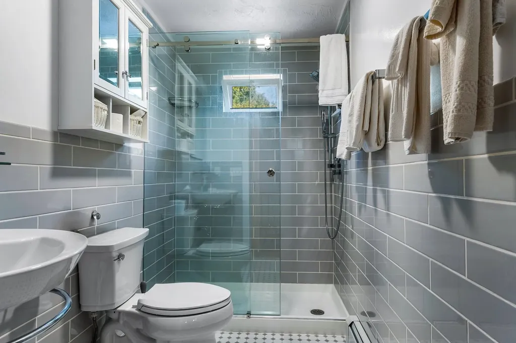 32 Maple Street Andover NH 03216