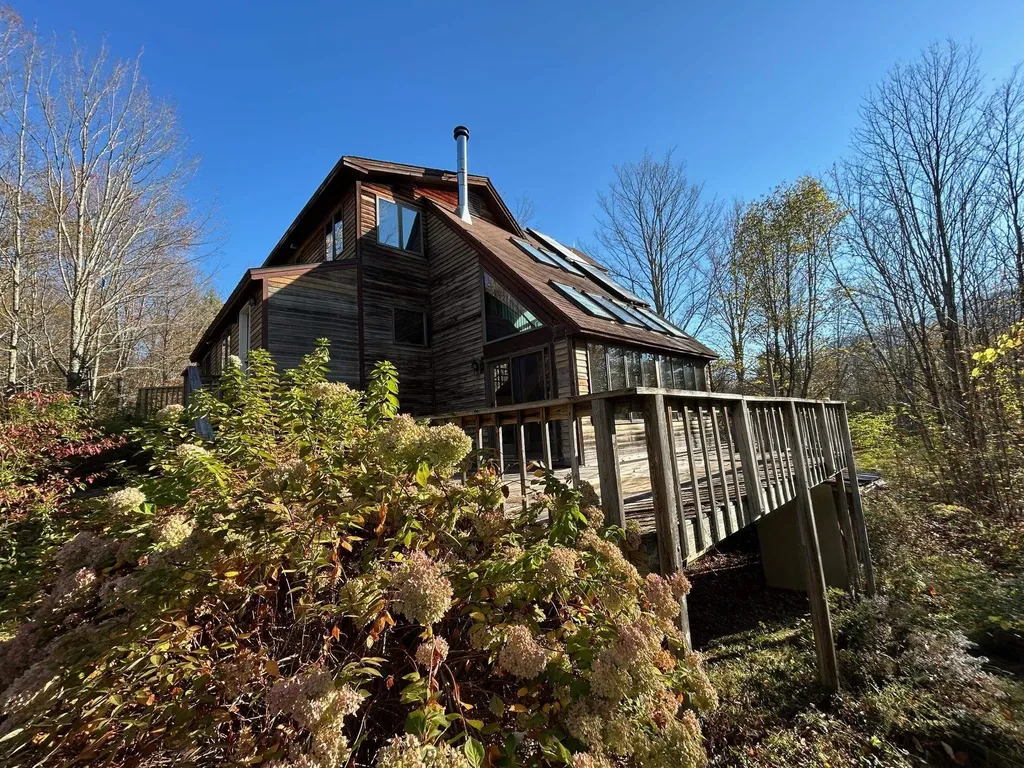 77 Winding Road West Windsor VT 05037