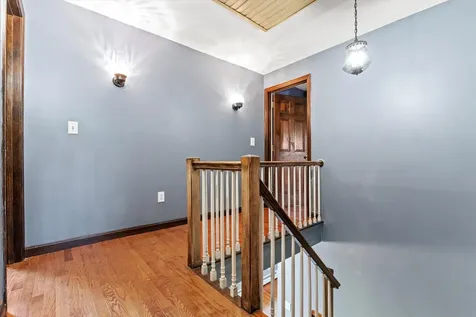 7 Fairhaven Road Nashua NH 03060