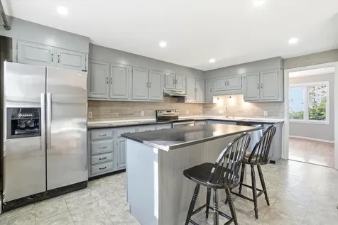 7 Fairhaven Road Nashua NH 03060