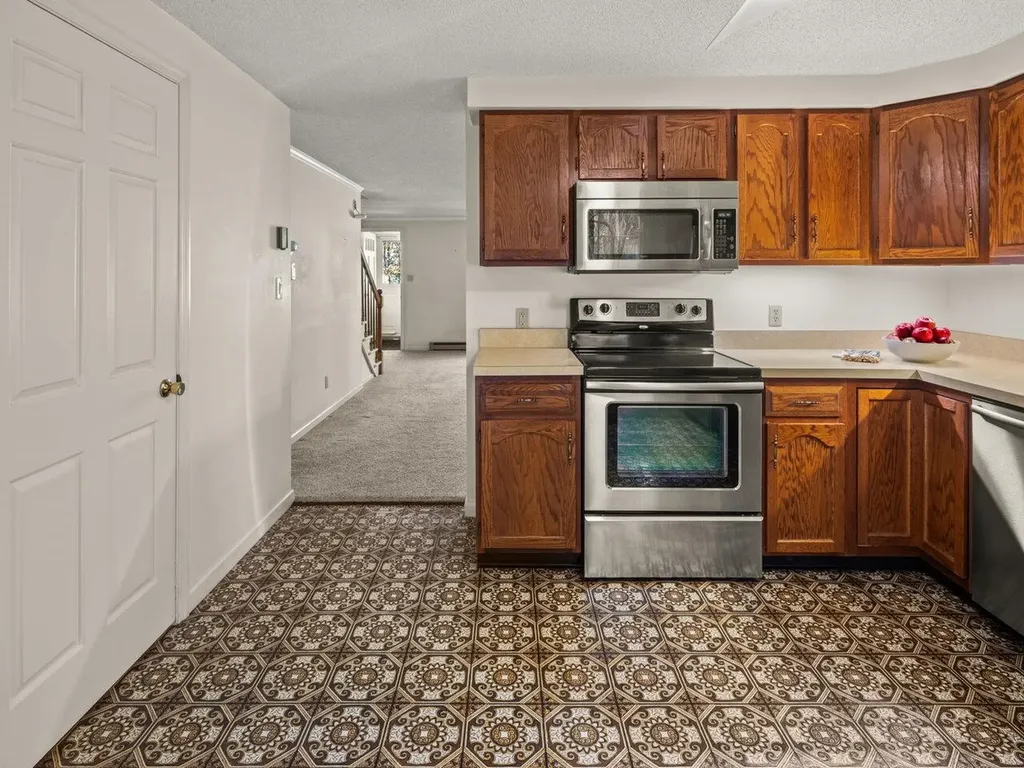 69 Joy Drive South Burlington VT 05403