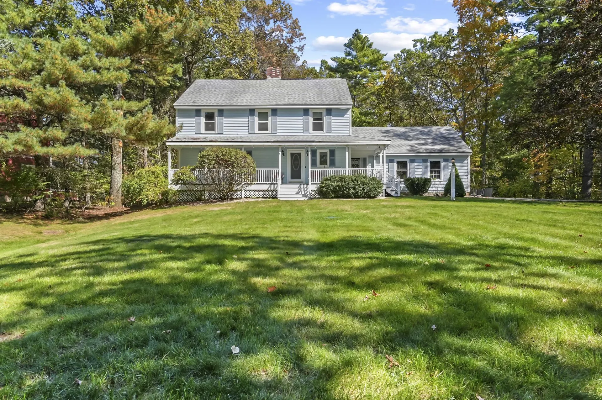 16 King Henry Drive Londonderry NH 03053