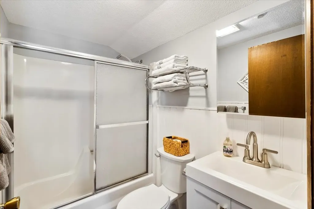 78 Farm Road Peru VT 05152