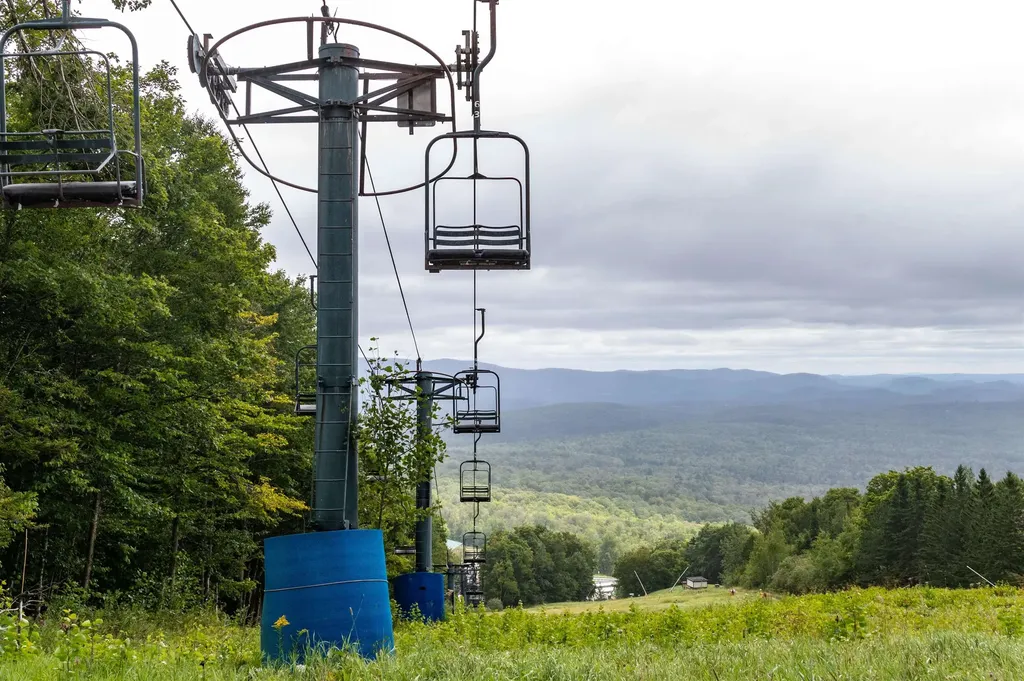 78 Farm Road Peru VT 05152