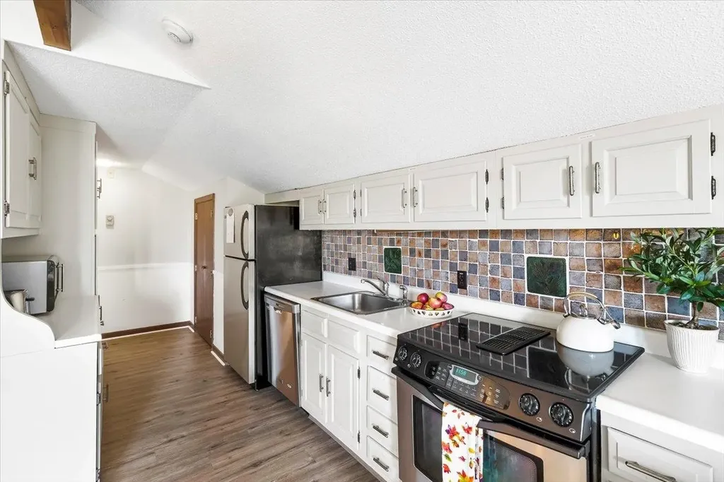 78 Farm Road Peru VT 05152