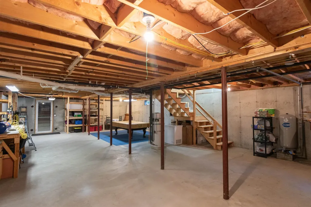 17 Jolly Farm Road Sutton NH 03221