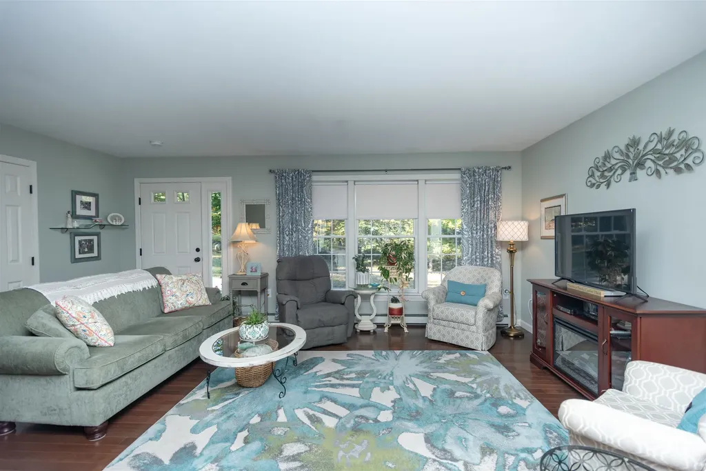 17 Jolly Farm Road Sutton NH 03221