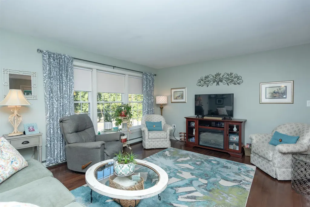 17 Jolly Farm Road Sutton NH 03221