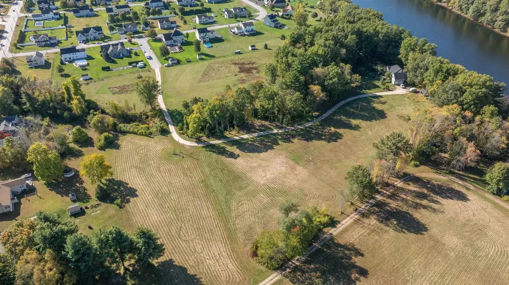 12 Leclair Drive Hudson NH 03051